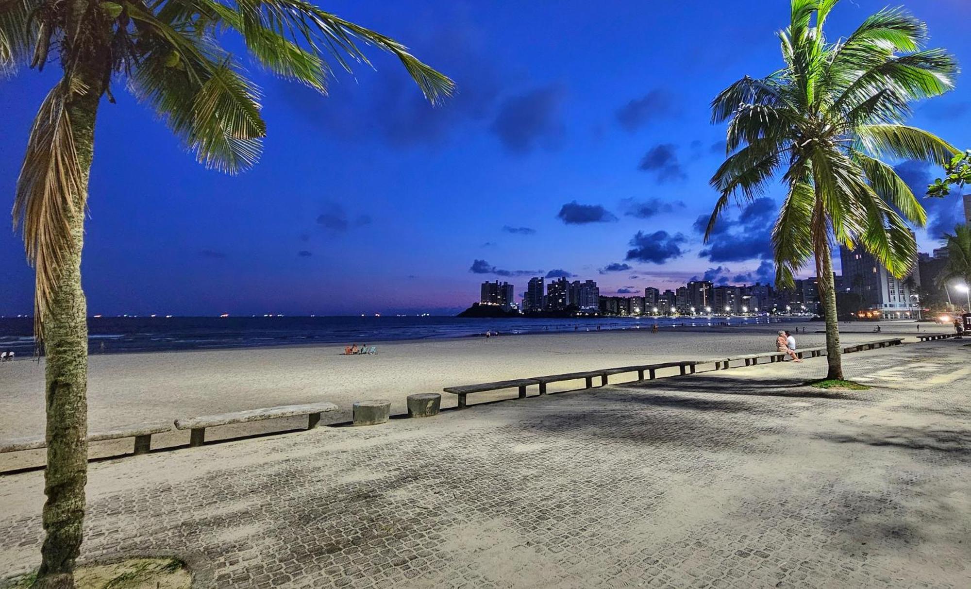 Lindo Ap - Praia Das Pitangueiras - Guaruja Appartement Buitenkant foto